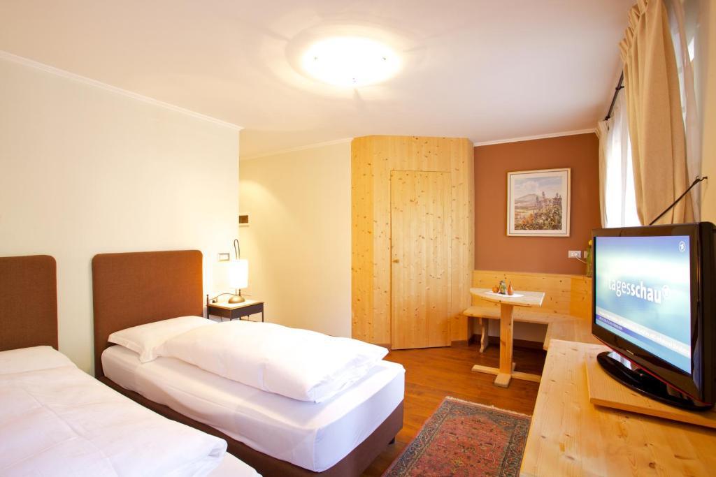 Eggentaler Hotel Cardano Phòng bức ảnh